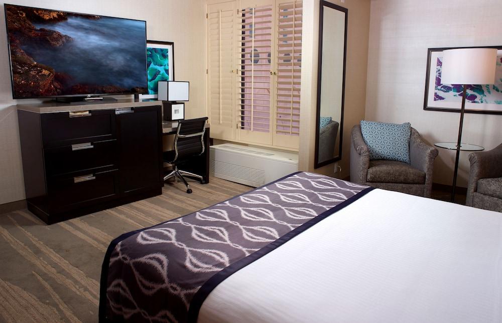 California Hotel and Casino photo 20