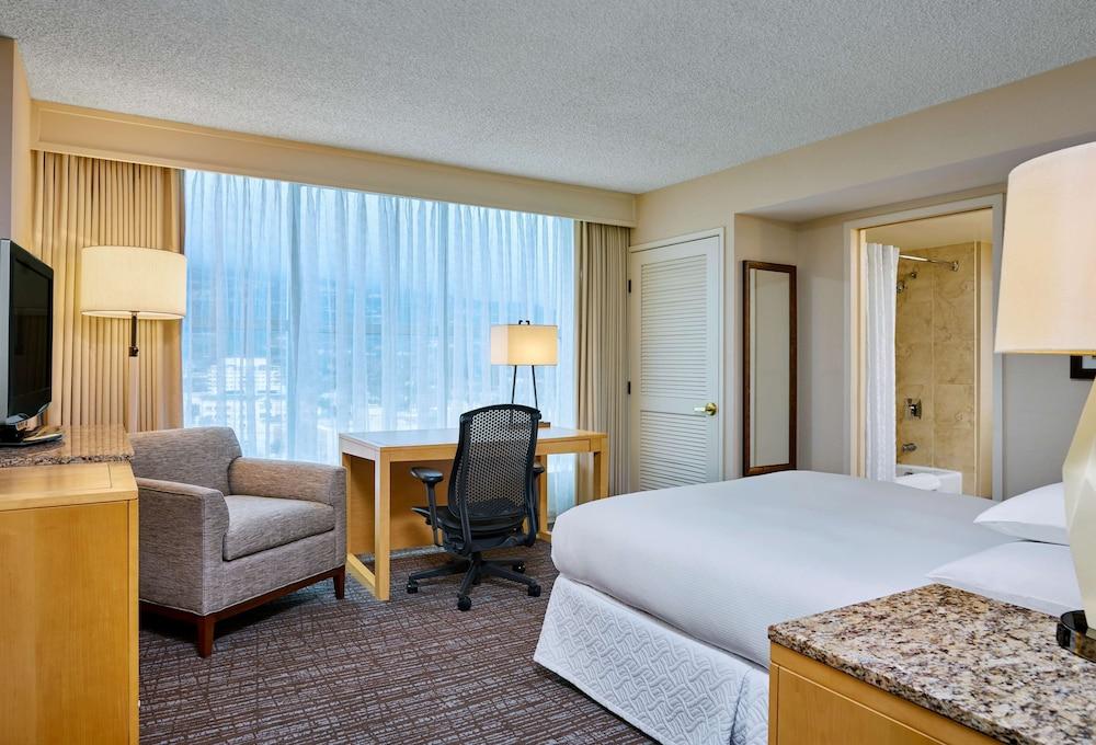 Hilton Los Angeles North/Glendale photo 8