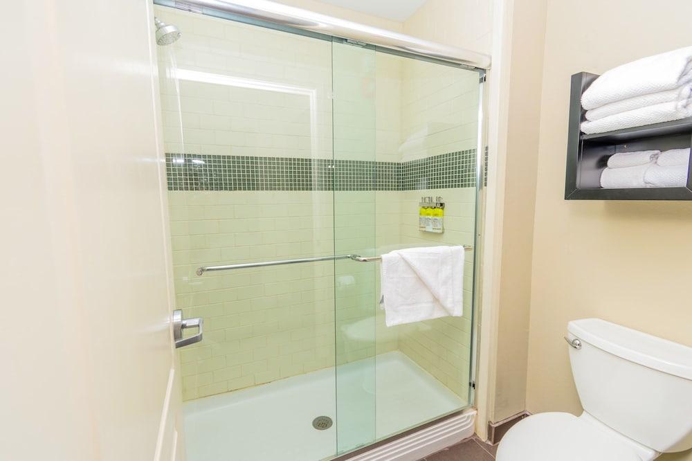 Staybridge Suites Houston IAH - Beltway 8 by IHG photo 5