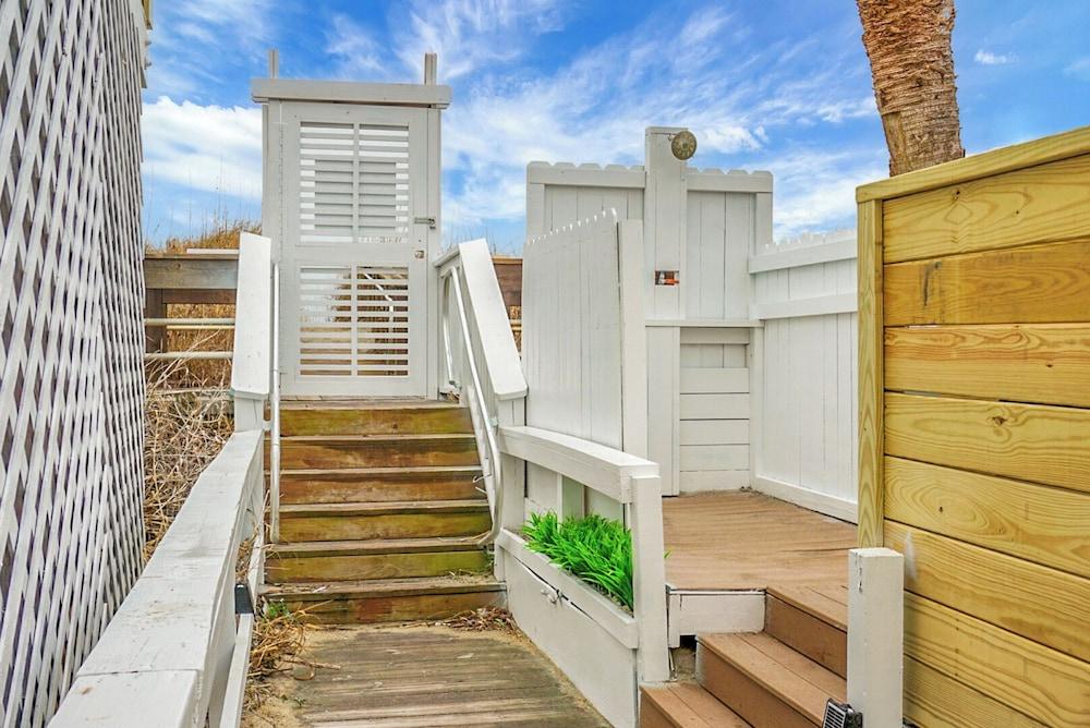 Boardwalk Inn photo 94