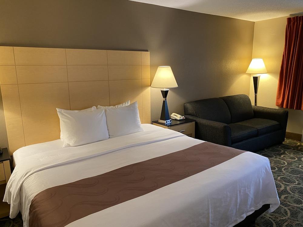 Quality Inn Geneseo photo 24
