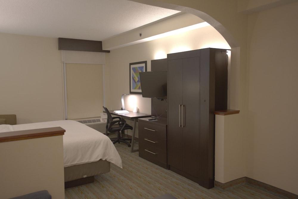 Holiday Inn Express Anderson by IHG photo 18