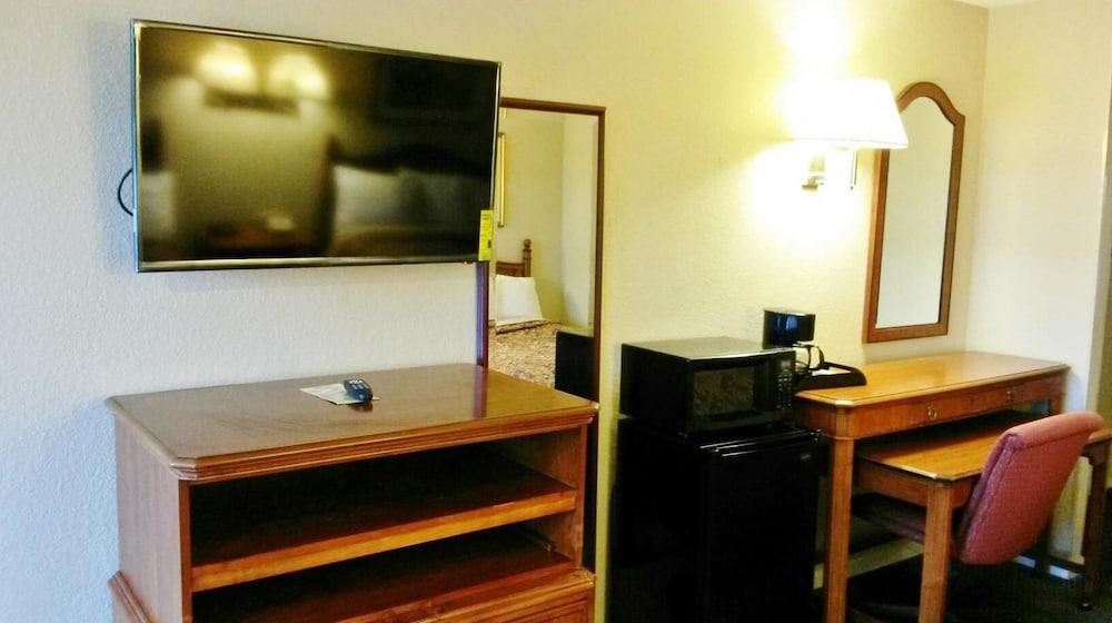 Americas Best Value Inn Winnsboro, SC photo 9