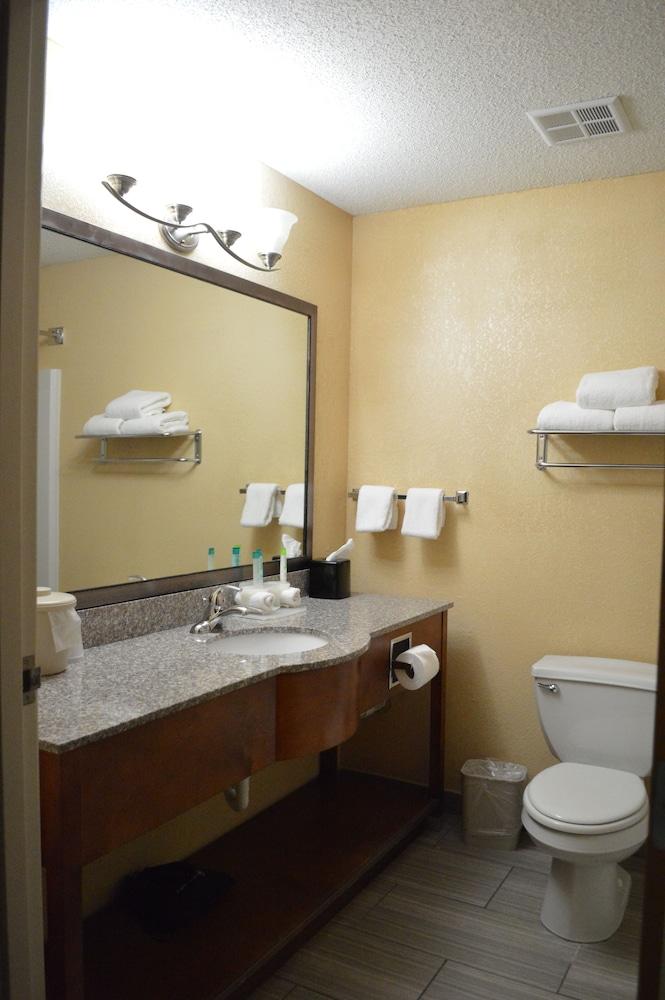 First Choice Inns at the Swell photo 20