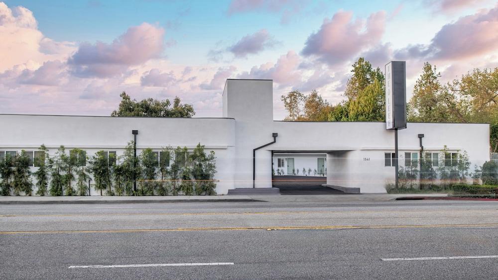 The LEEF Hotel photo 1
