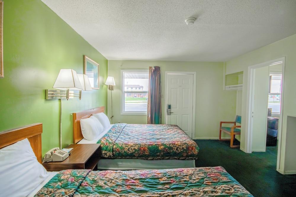 OYO Travelier Motel photo 72