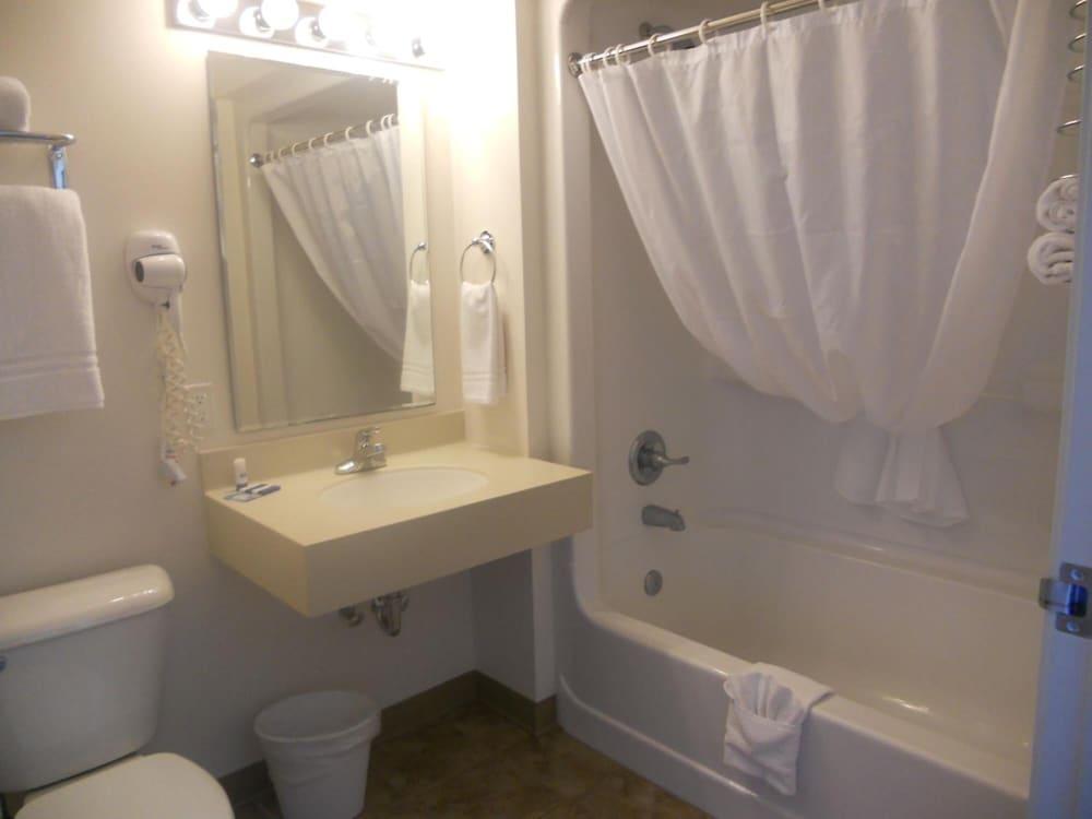 Coho Motel and Suites photo 20