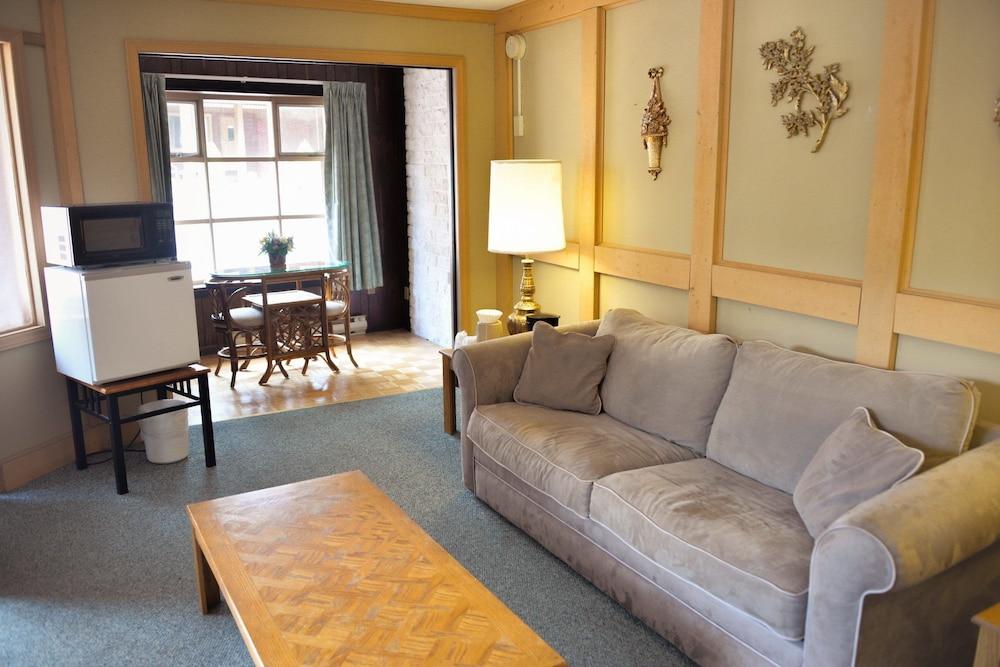 Lake Crest Inn photo 29