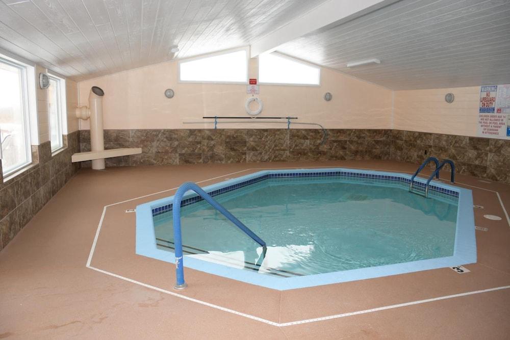 Regency Inn & Suites photo 31