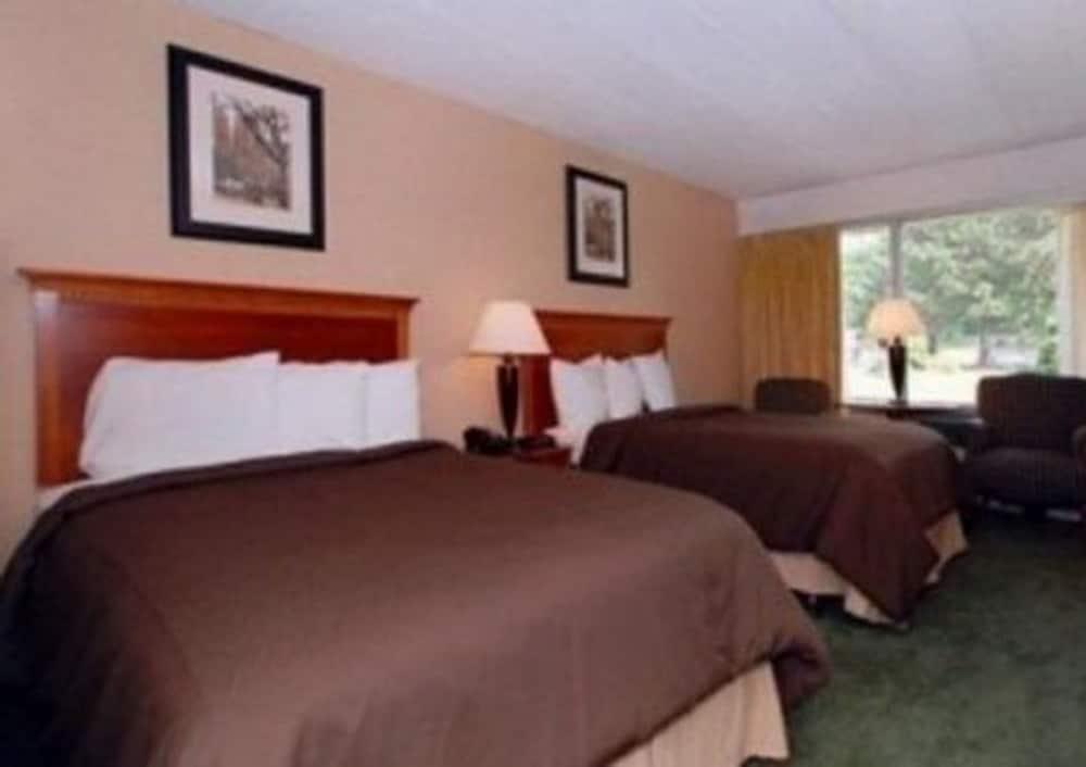 Newburgh Inn photo 17
