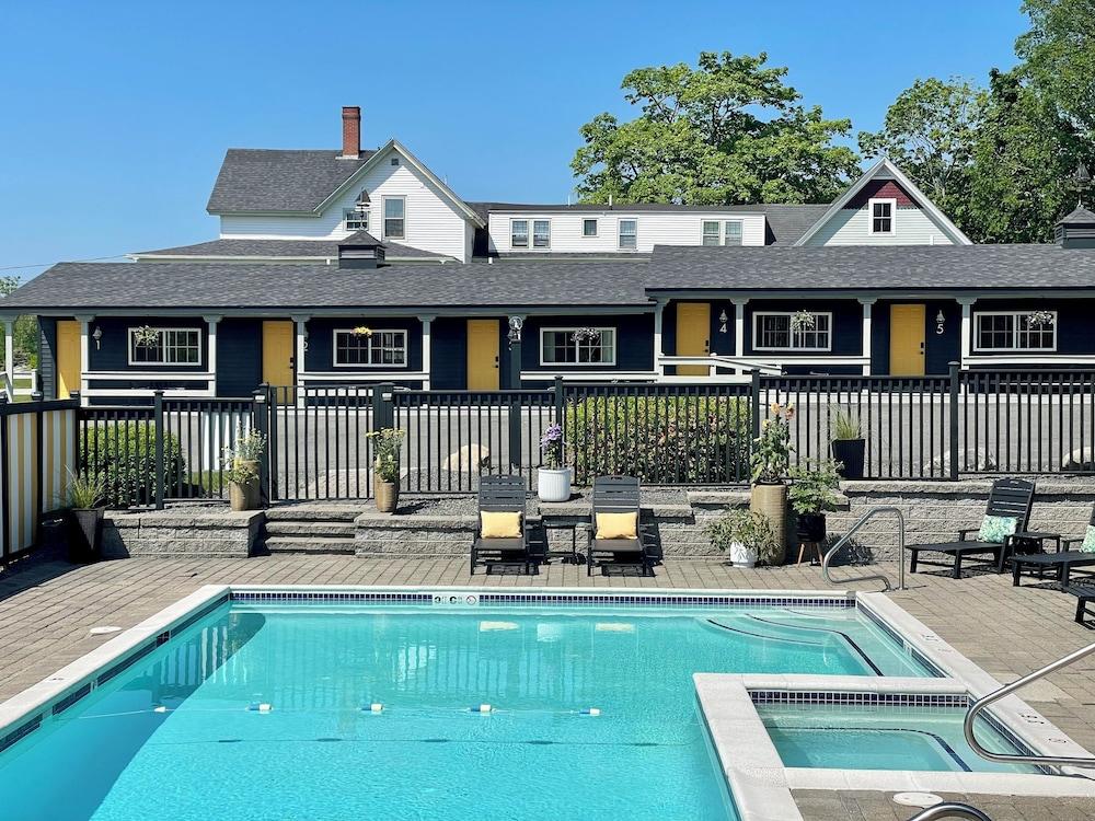 Seascape Motel & Cottages photo 99