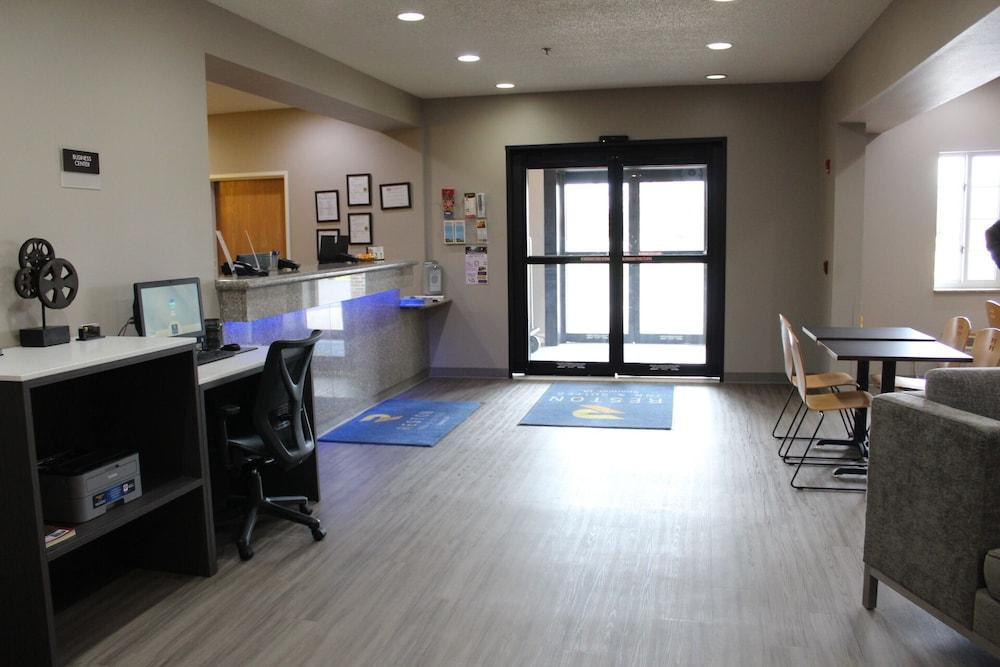 Reston Inn & Suites photo 62