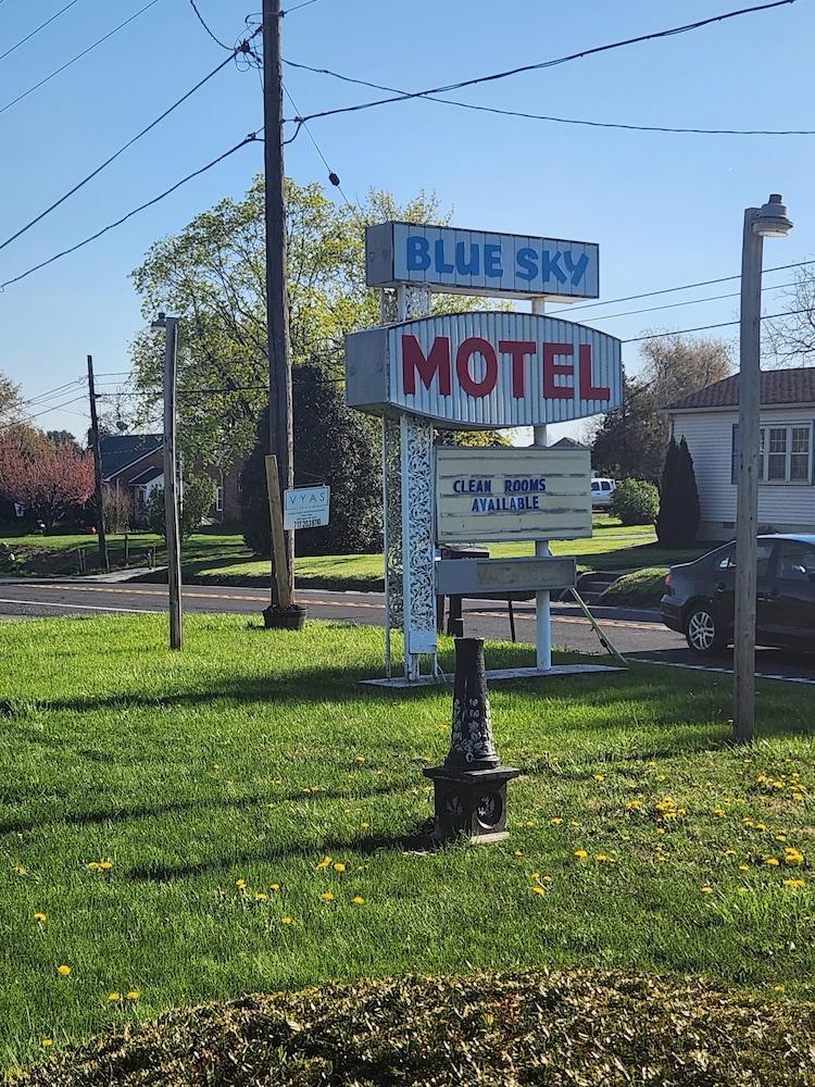 Blue Sky Motel photo 14