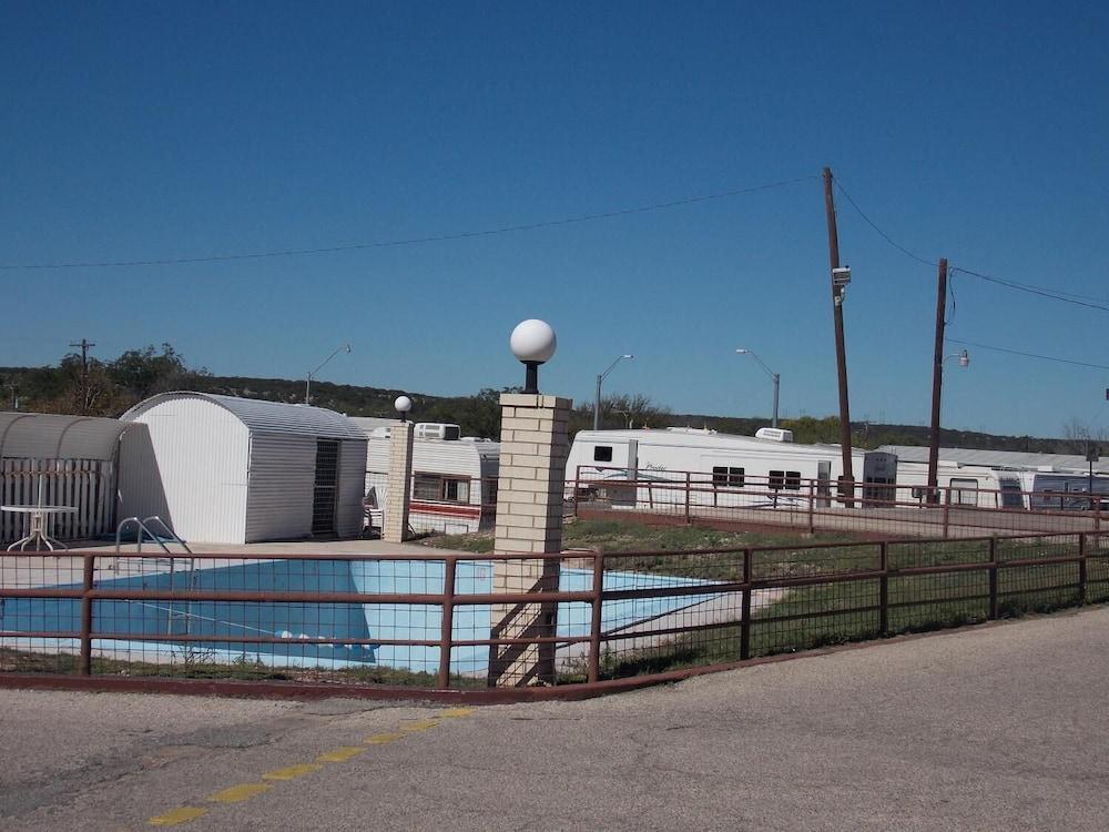 Holiday Host Motel photo 11