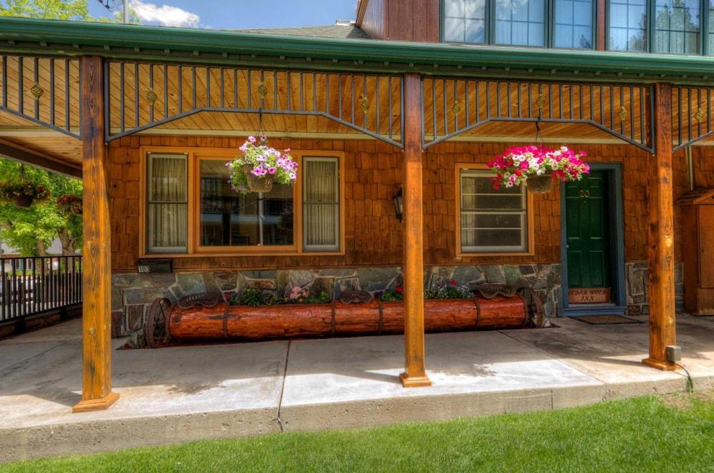 Cedar Wood Inn photo 9
