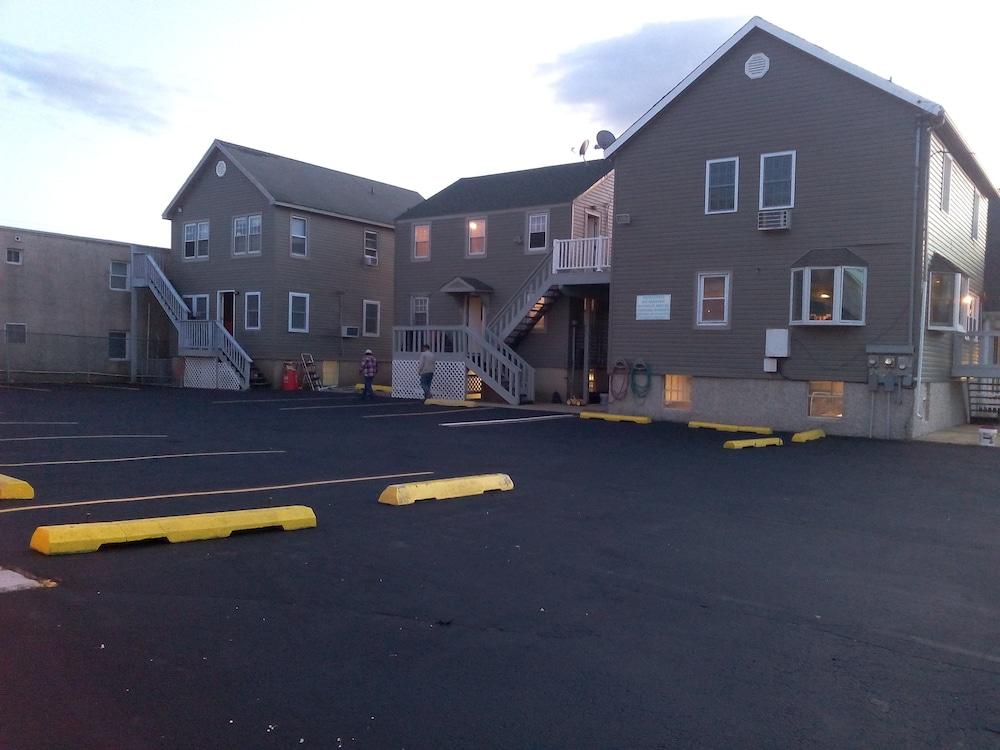 Four Winds Motel photo 43