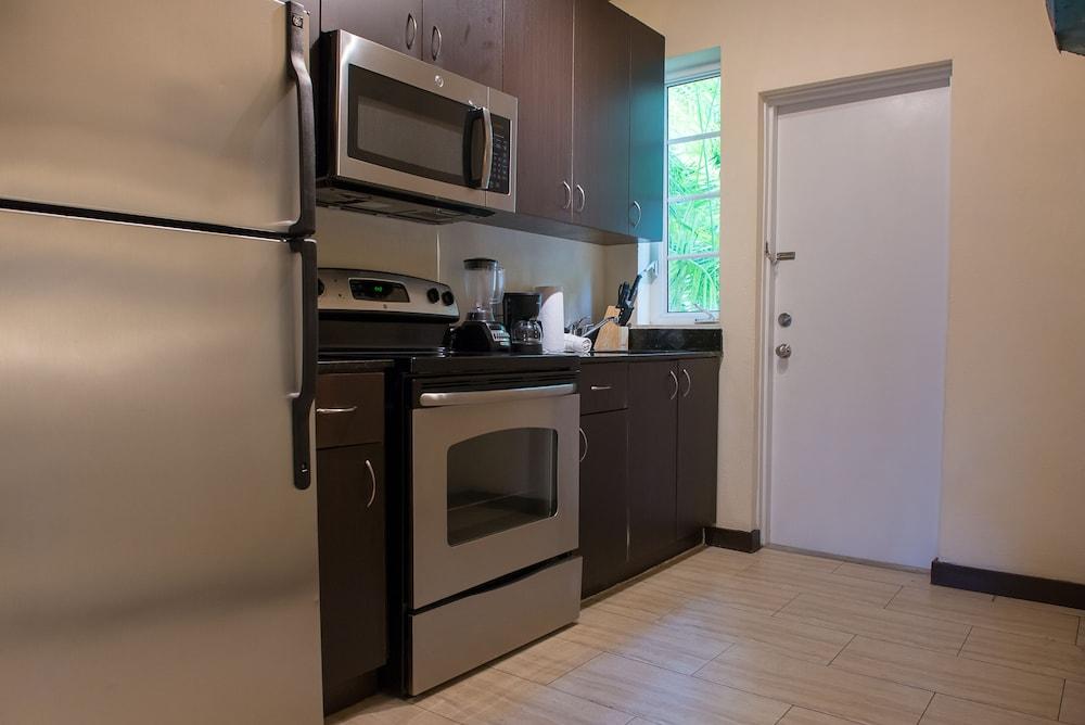 Tradewinds Apartment Hotel photo 43