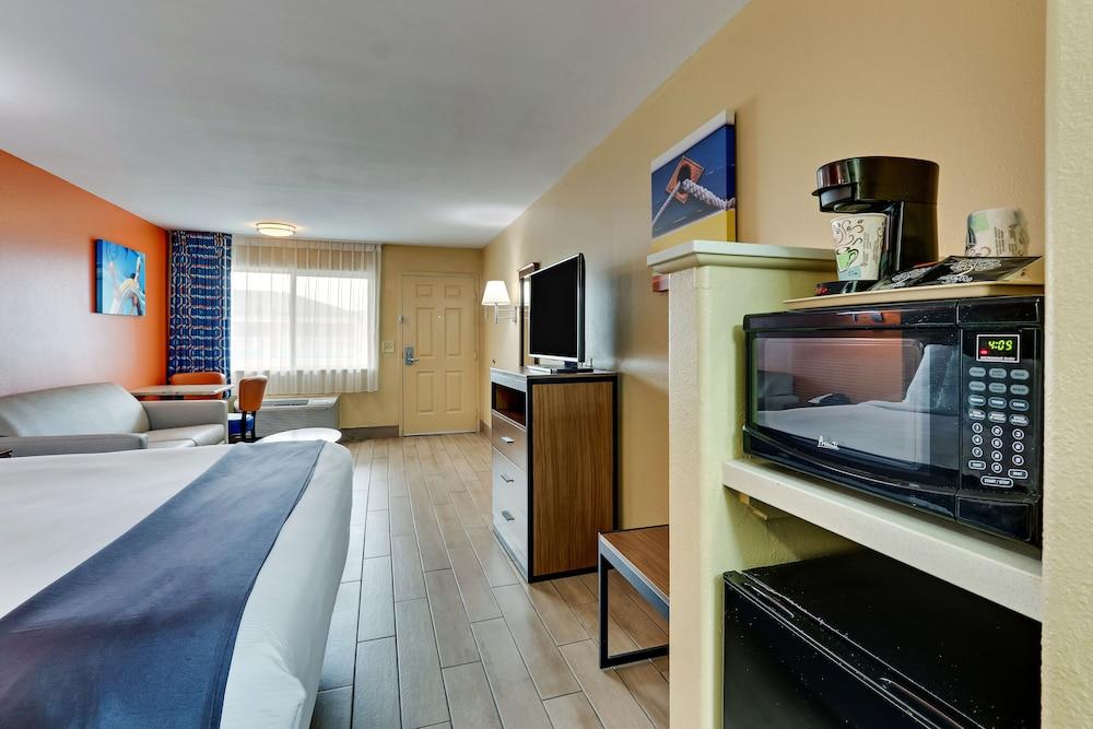 Captain's Quarters Inn photo 16