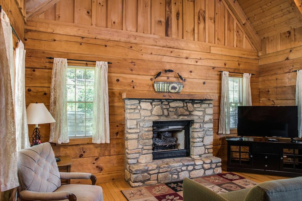 Boxwood Lodge photo 52