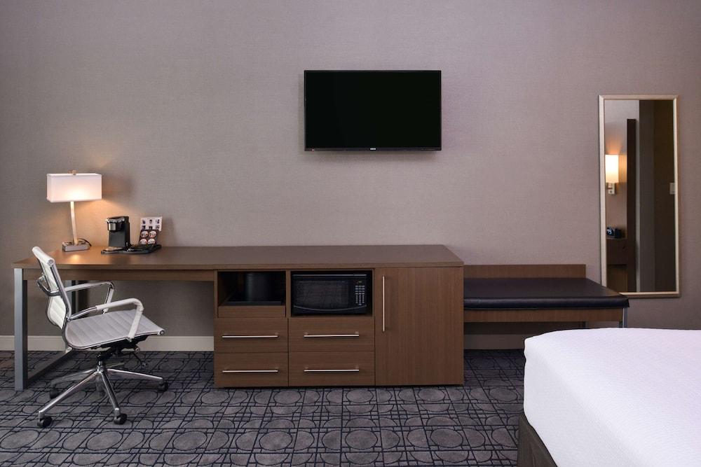 Best Western Plus Coalinga Inn photo 19