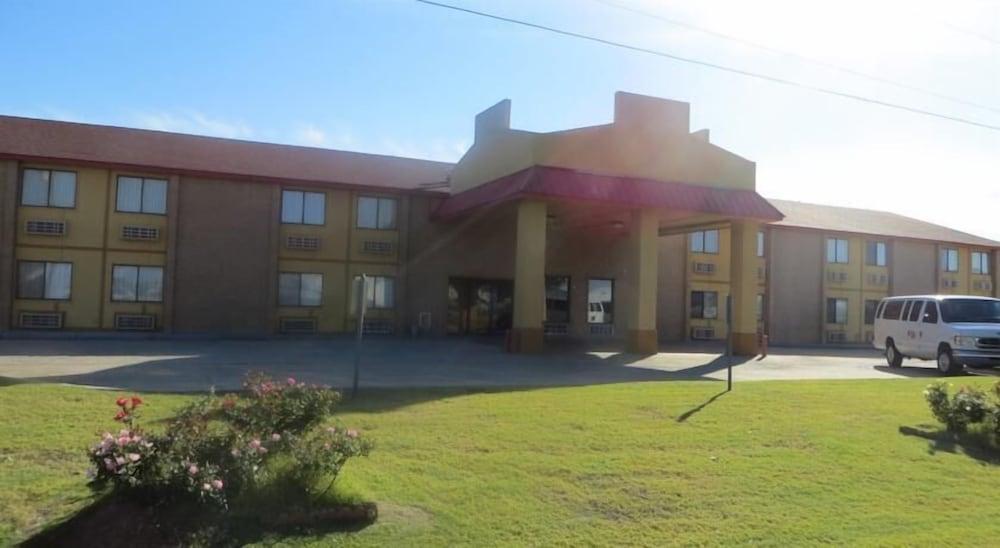 Econo Inn and Suites photo 1