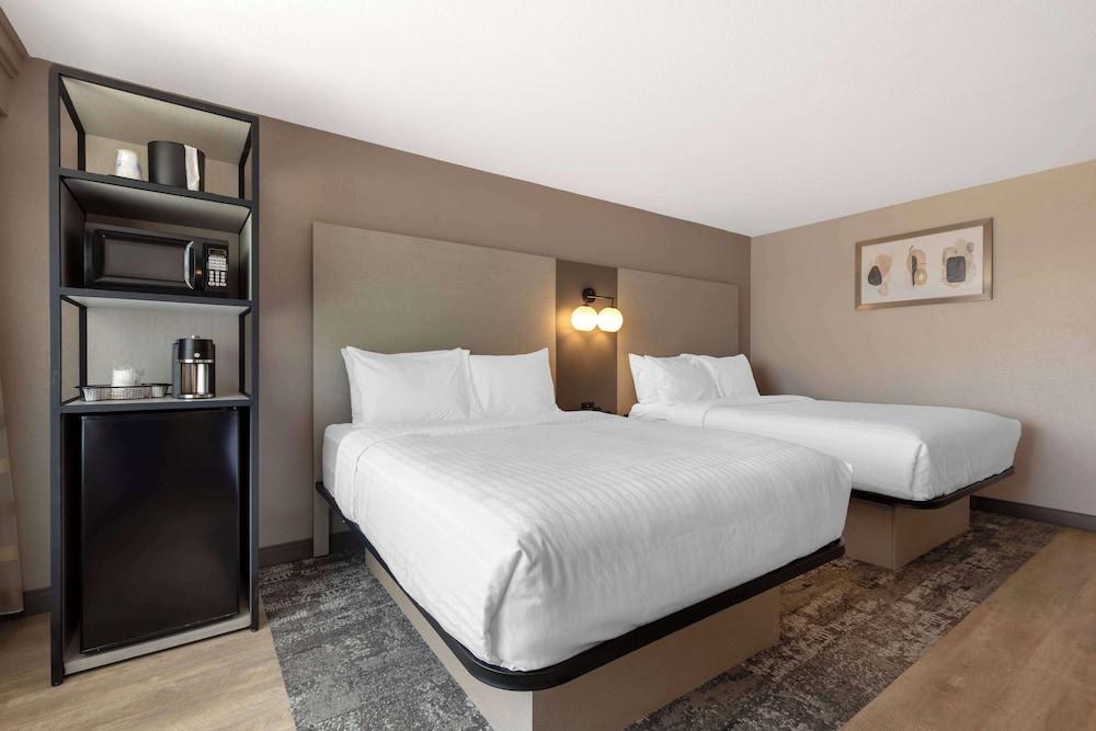 Best Western Plus Fort Worth North photo 8