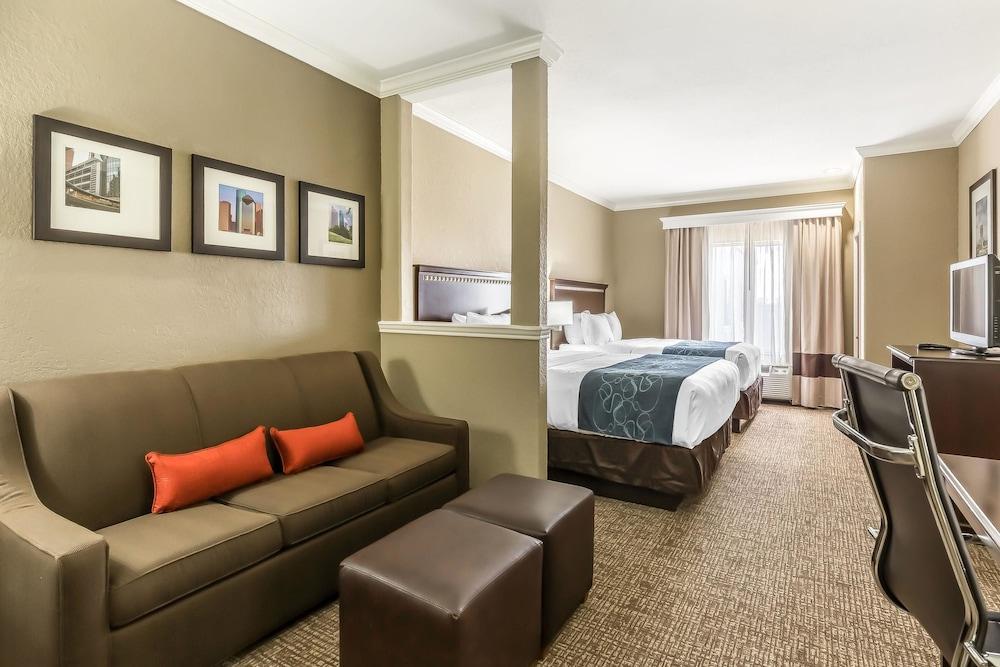 Comfort Suites Houston IAH Airport - Beltway 8 photo 7