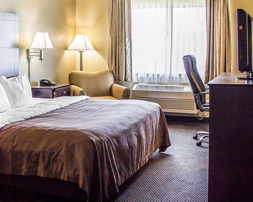 Quality Inn & Suites Sturgeon Bay photo 16