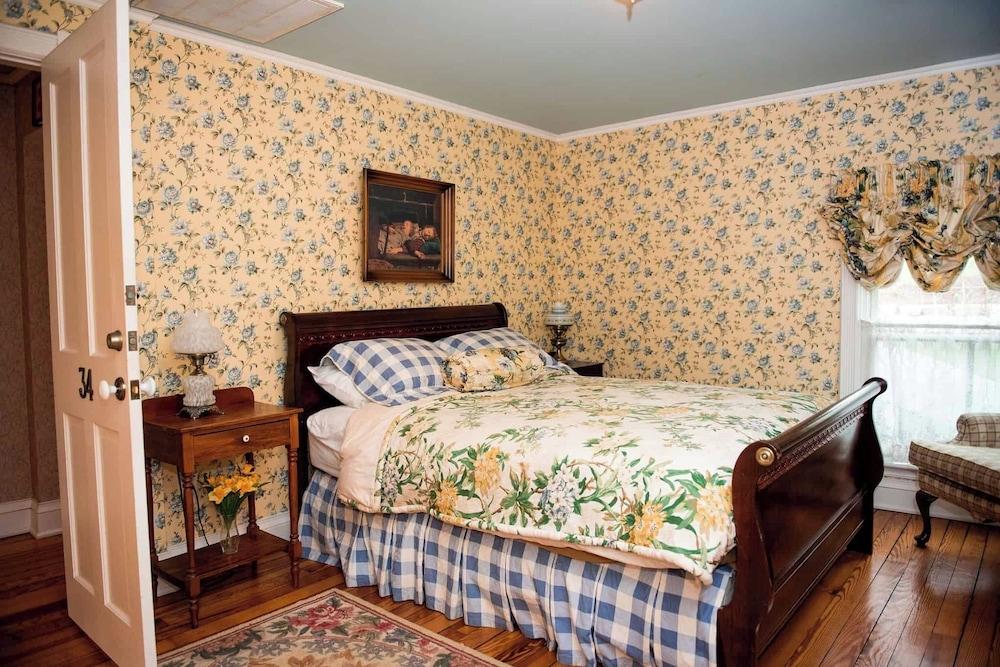 Springside Inn photo 15