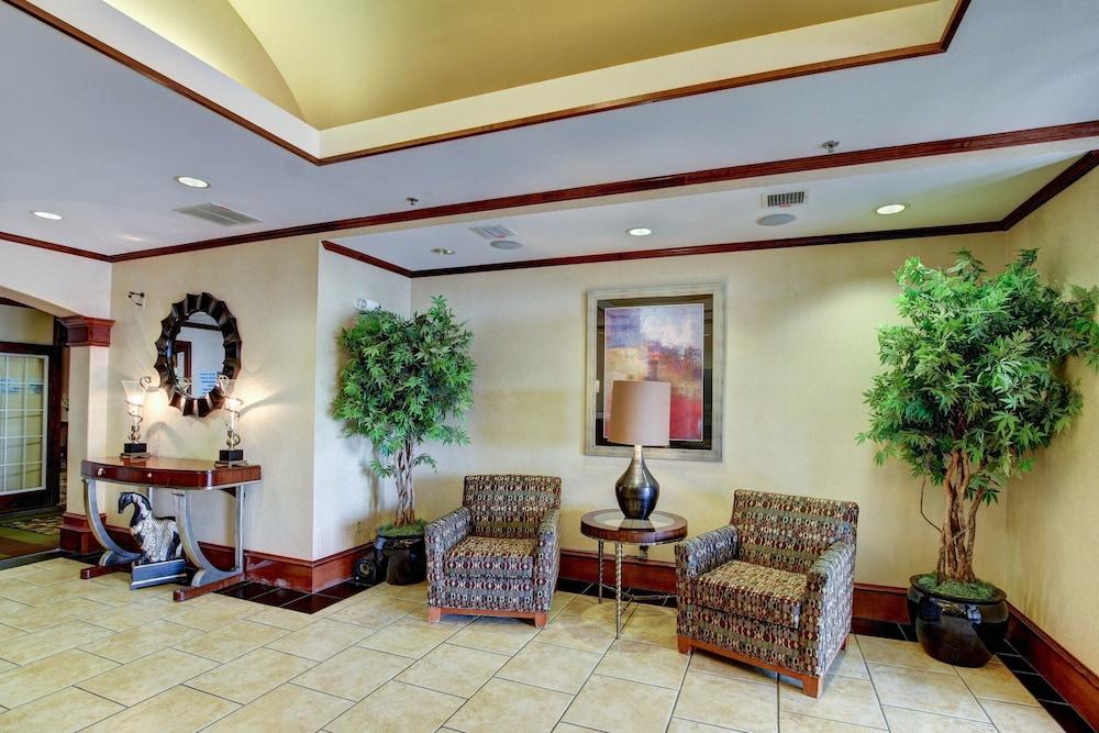 Holiday Inn Express Hotel & Suites San Angelo by IHG photo 3