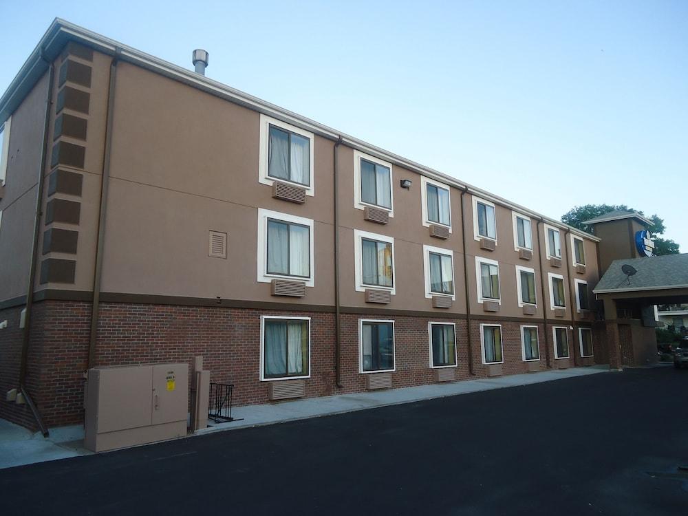 Town House Extended Stay Hotel Downtown photo 35