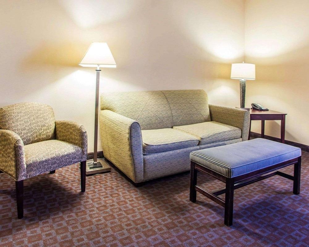 Quality Inn & Suites Peoria North photo 21