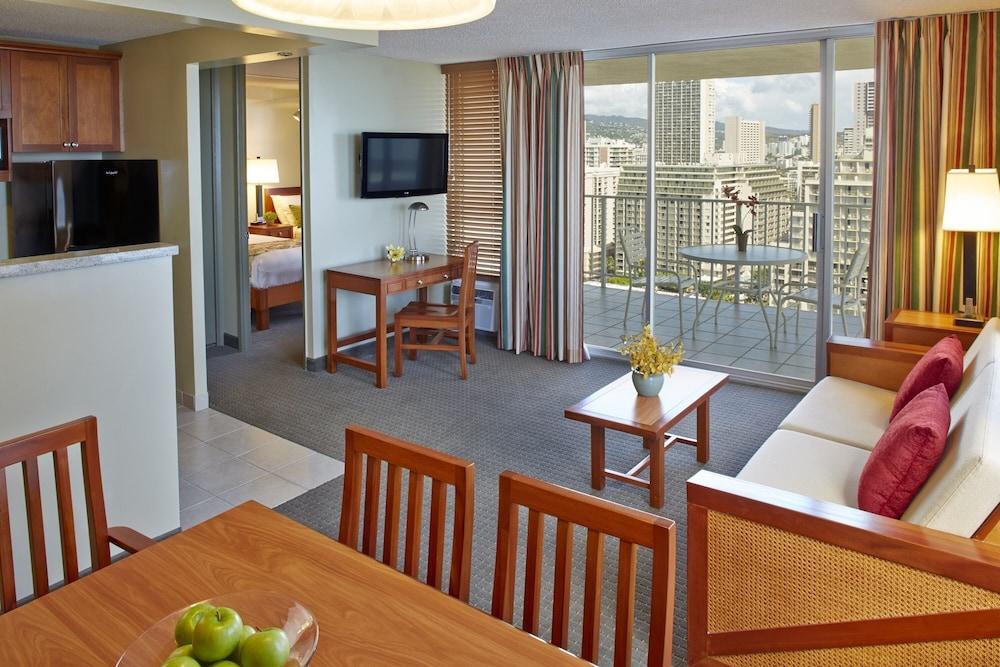 Pacific Monarch Hotel photo 18