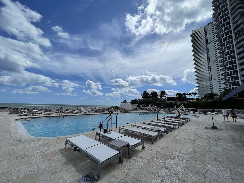 Areia Azul Aparts Miami photo 22