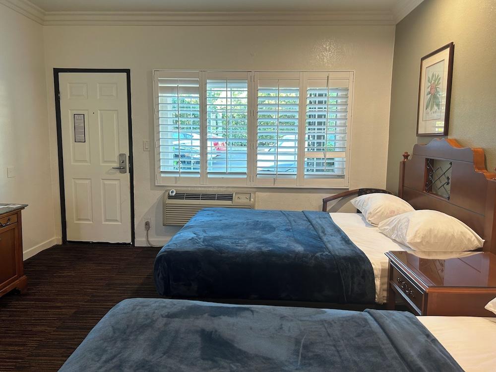 Welcome Inn on Colorado Blvd photo 28