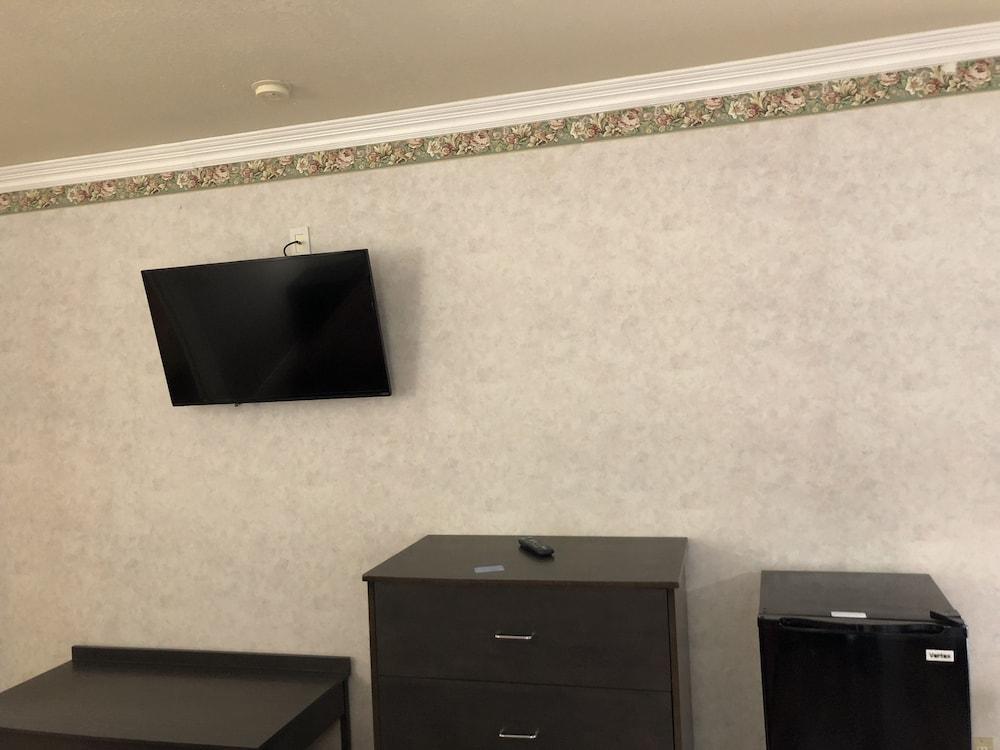 Travelers Inn photo 5