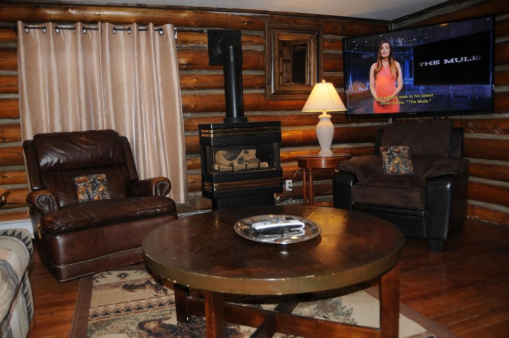 Yellowstone Motel - Adults Only photo 4