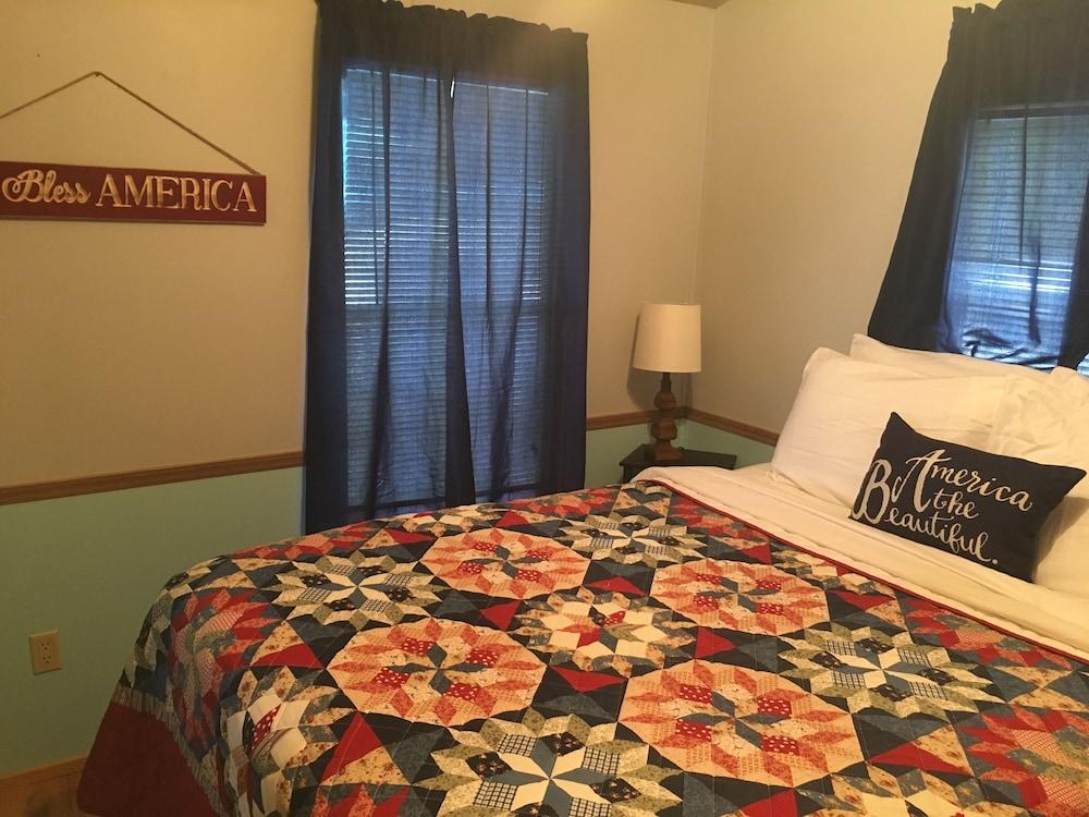 Smoky View Cottages & RV Resorts photo 2