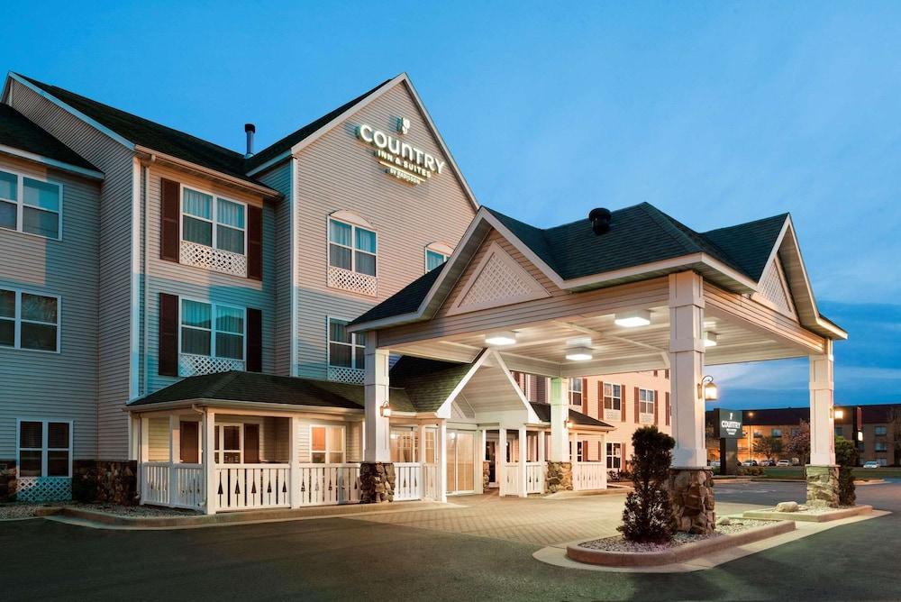 Country Inn & Suites by Radisson, Stevens Point, WI — hotel in Stevens Point