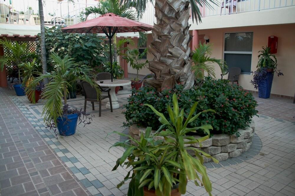 Lago Mar Motel and Apartments photo 43