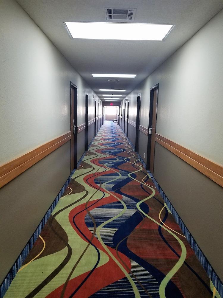 Apple Tree Inn and Suites photo 24