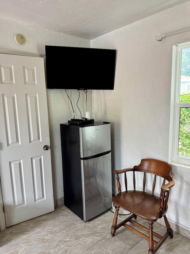 Glades Motel photo 12