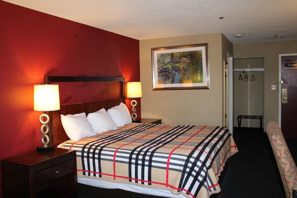 APM Inn and Suites photo 8