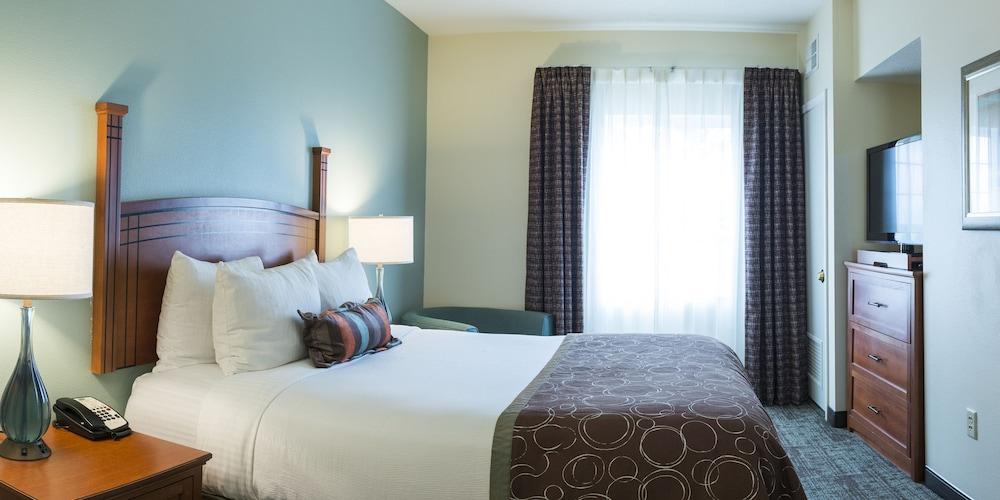 Staybridge Suites Fargo by IHG photo 59