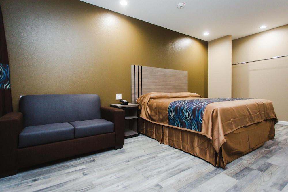 Budget Host Inn and Suites photo 10