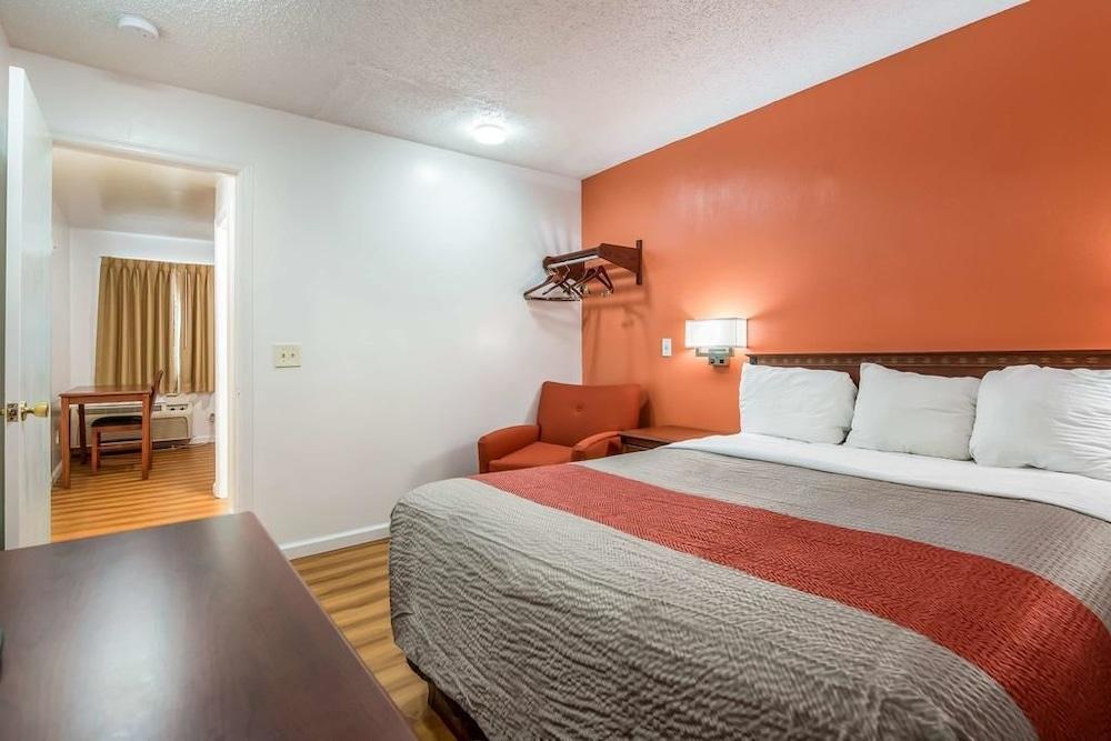 Northway Inn Queensbury - Lake George photo 9