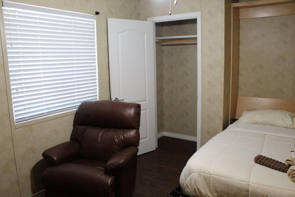 Target Hospitality-Delaware Lodge Orla photo 14