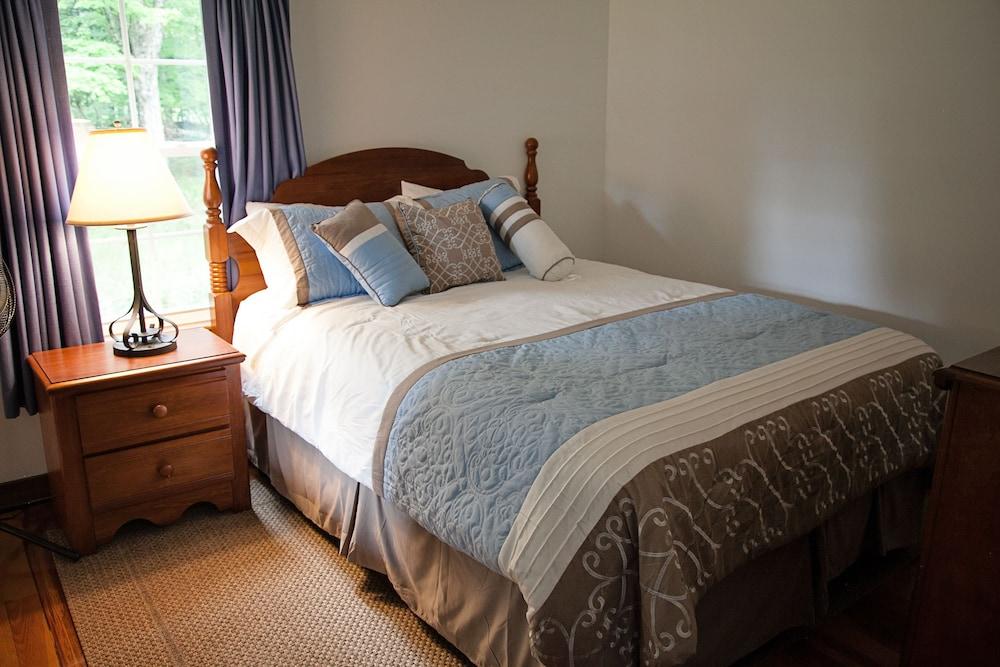 Blue Hill Lodge photo 54