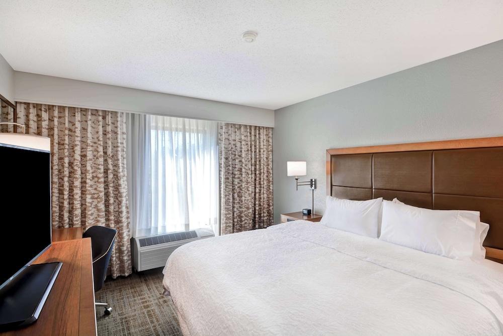 Hampton Inn Memphis-Poplar photo 10