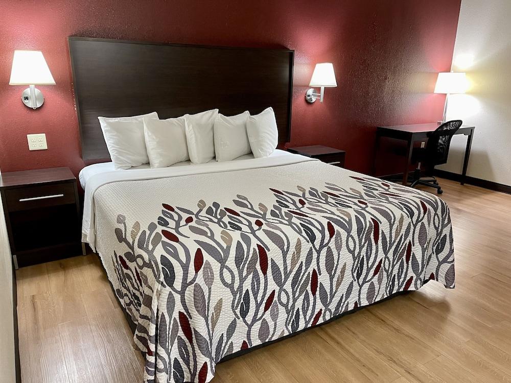 Red Roof Inn Sandusky - Milan photo 4